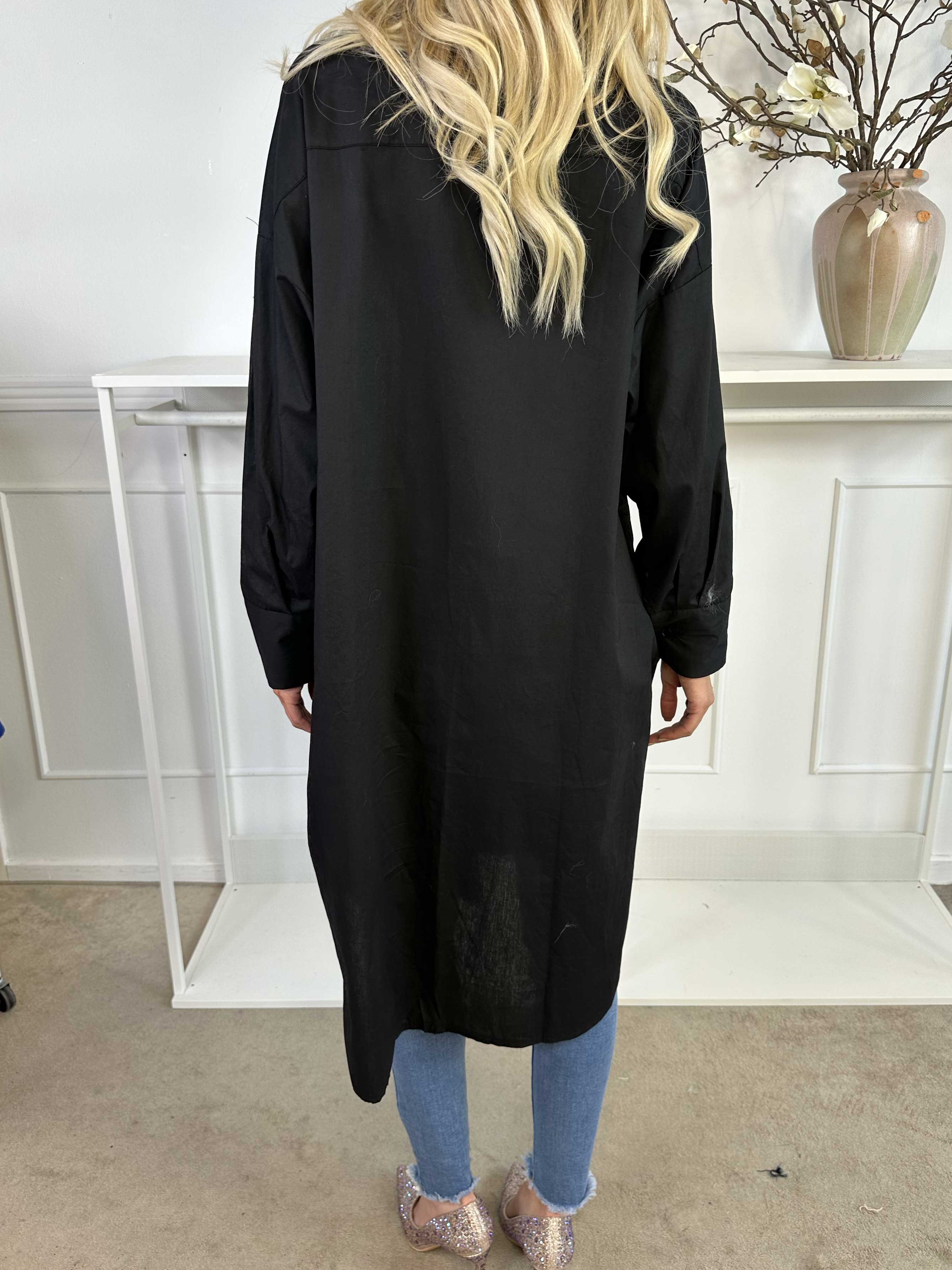 Ceylan - Lång enfärgad skjortklänning i bomull